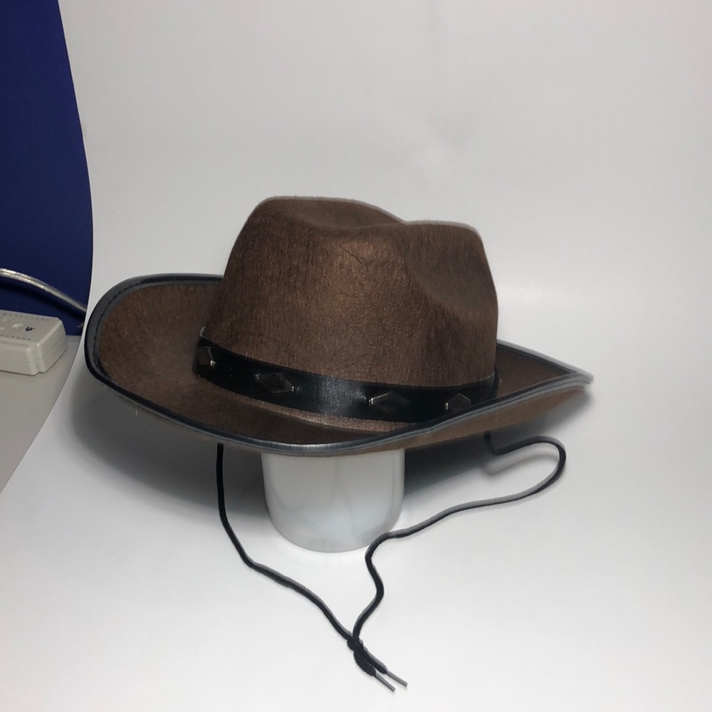 COWBOY HAT